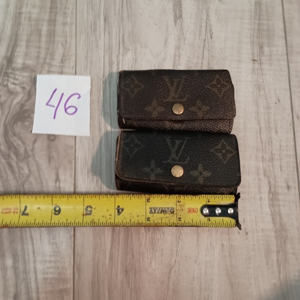 Authentic Louis Vuitton Monogram 2 Key Case Holders 4 Key - Picture 12 of 13